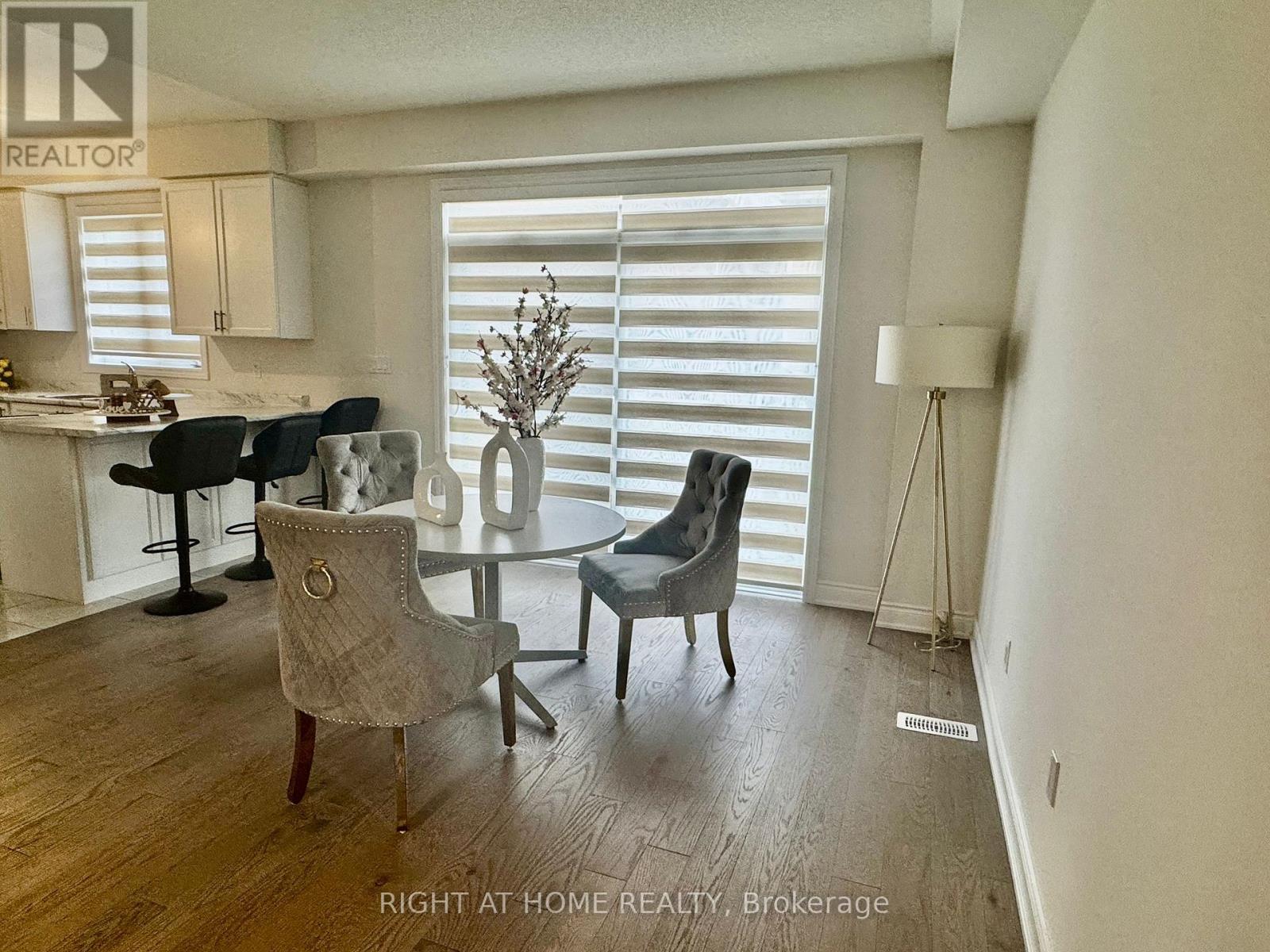 24 Tamworth Terrace, Barrie, Ontario  L9J 0L5 - Photo 7 - S12584286