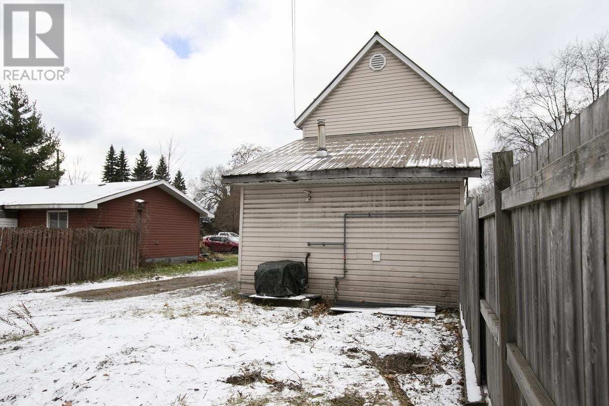 76 Central St, Sault Ste. Marie, Ontario P6C 4W5 - Photo 4 - SM253307