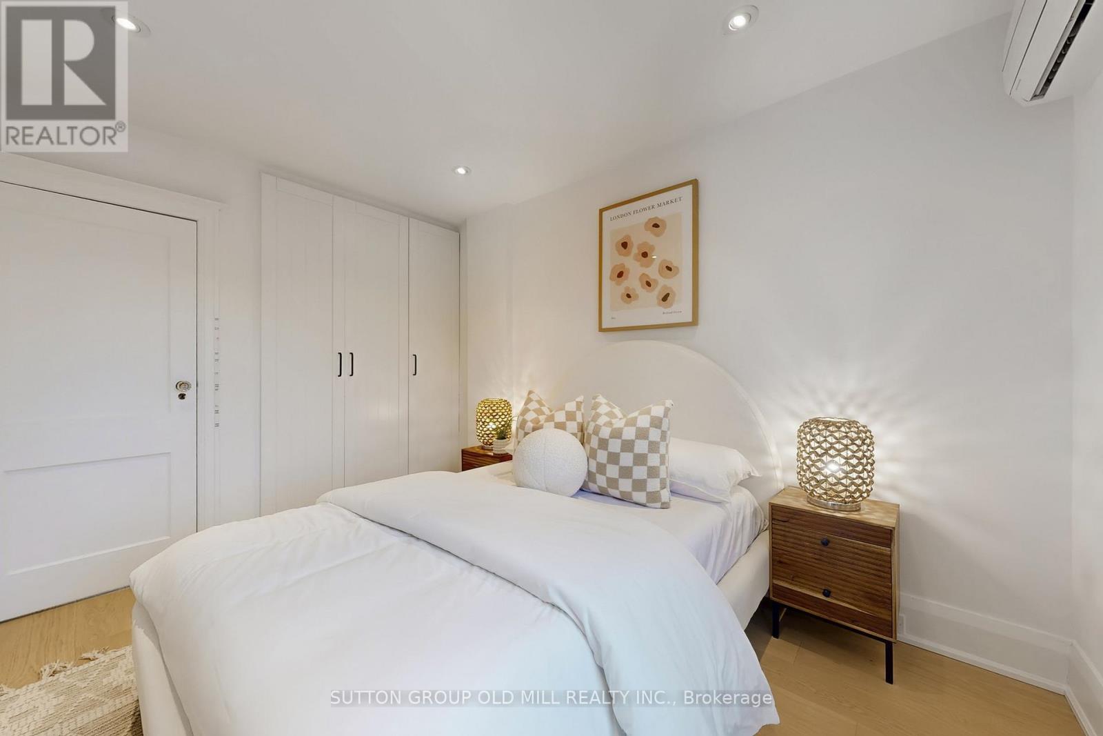 215 Humbercrest Boulevard, Toronto, Ontario  M6S 4L5 - Photo 22 - W12584288