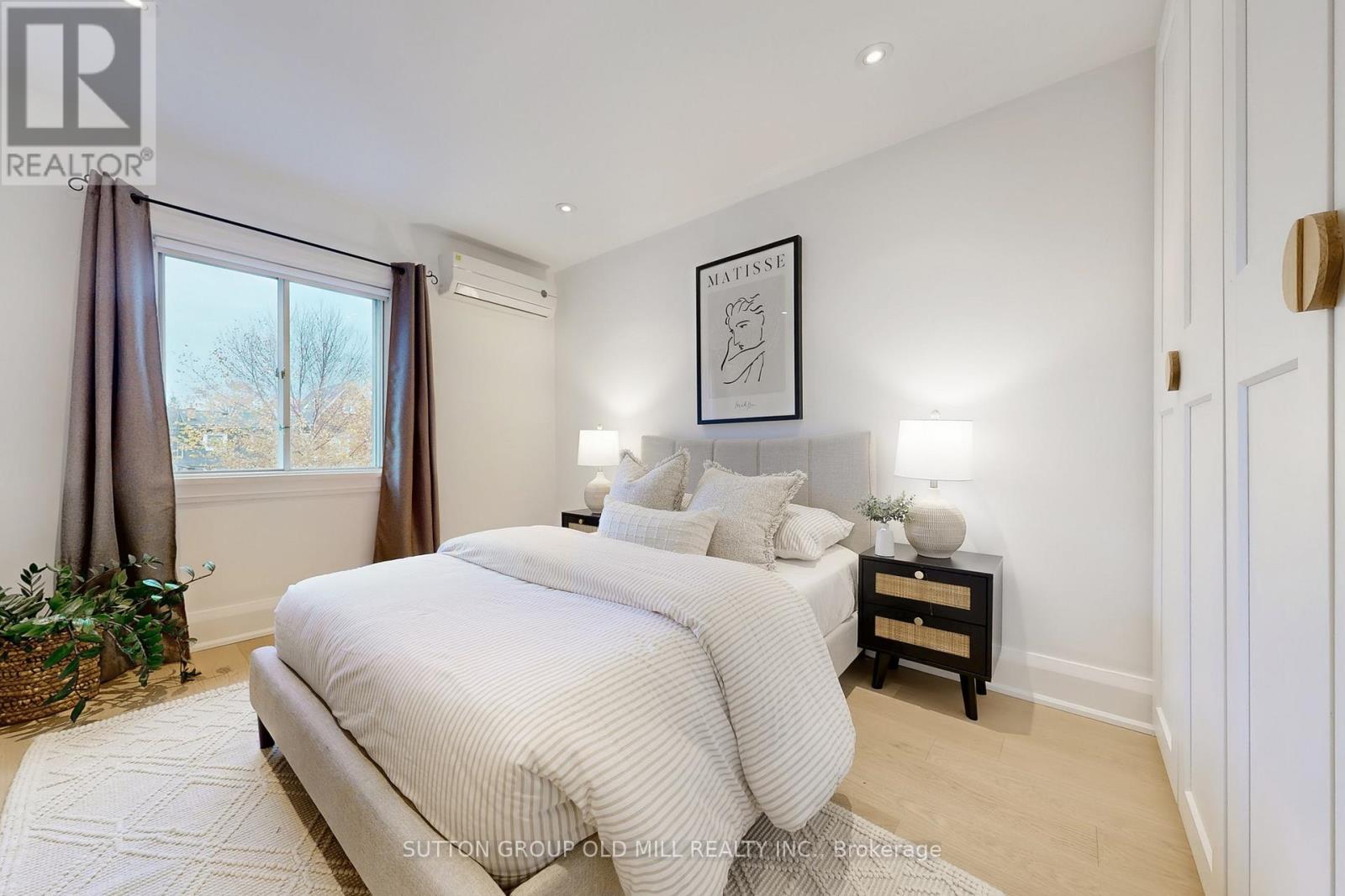 215 Humbercrest Boulevard, Toronto, Ontario  M6S 4L5 - Photo 23 - W12584288