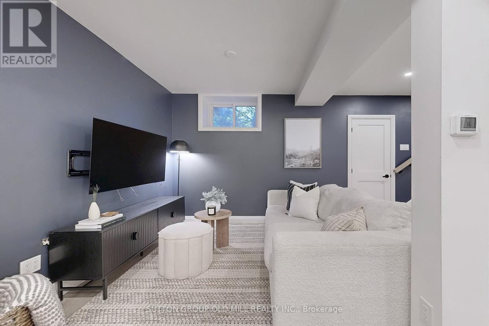 215 Humbercrest Boulevard, Toronto, Ontario  M6S 4L5 - Photo 29 - W12584288