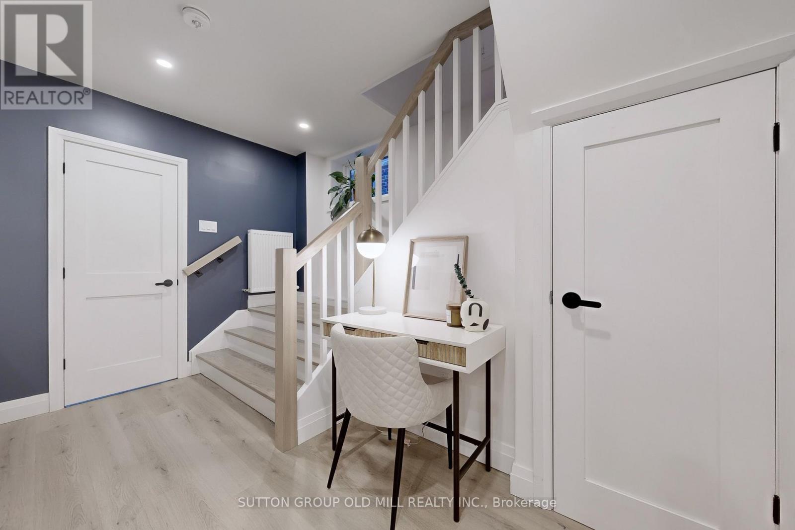 215 Humbercrest Boulevard, Toronto, Ontario  M6S 4L5 - Photo 31 - W12584288