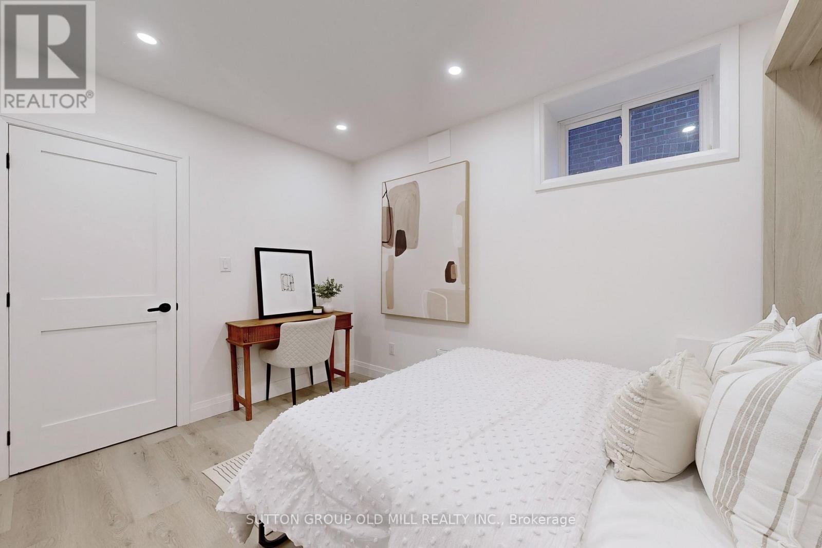 215 Humbercrest Boulevard, Toronto, Ontario  M6S 4L5 - Photo 33 - W12584288