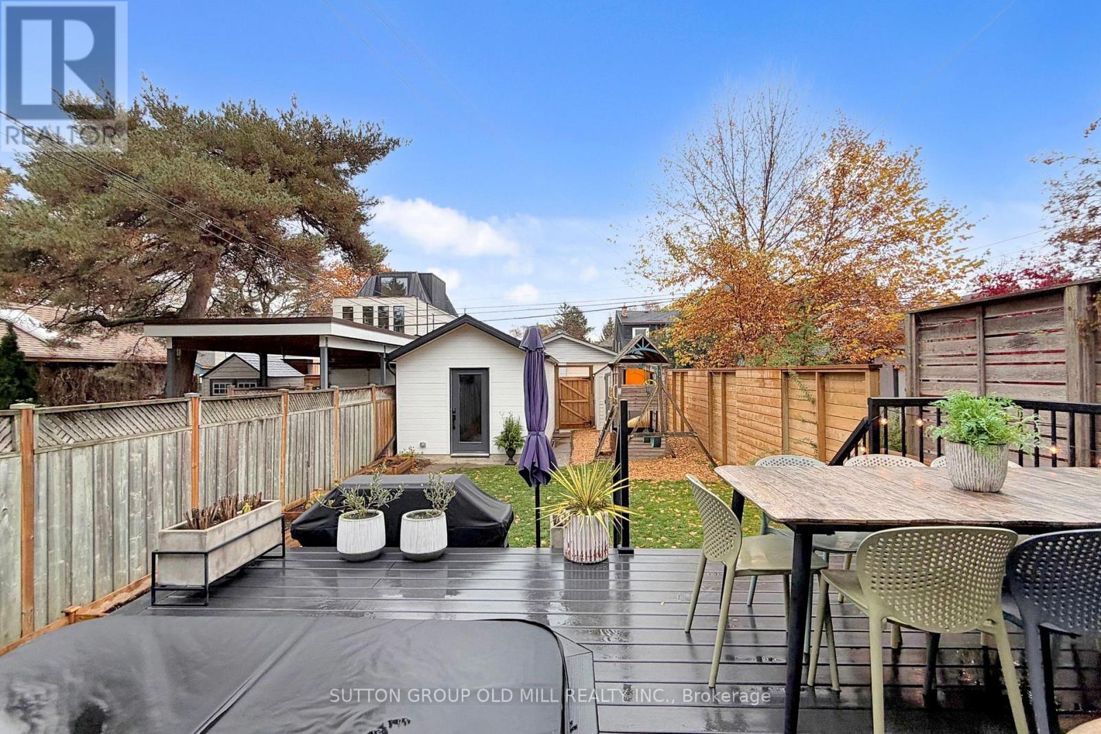 215 Humbercrest Boulevard, Toronto, Ontario  M6S 4L5 - Photo 37 - W12584288