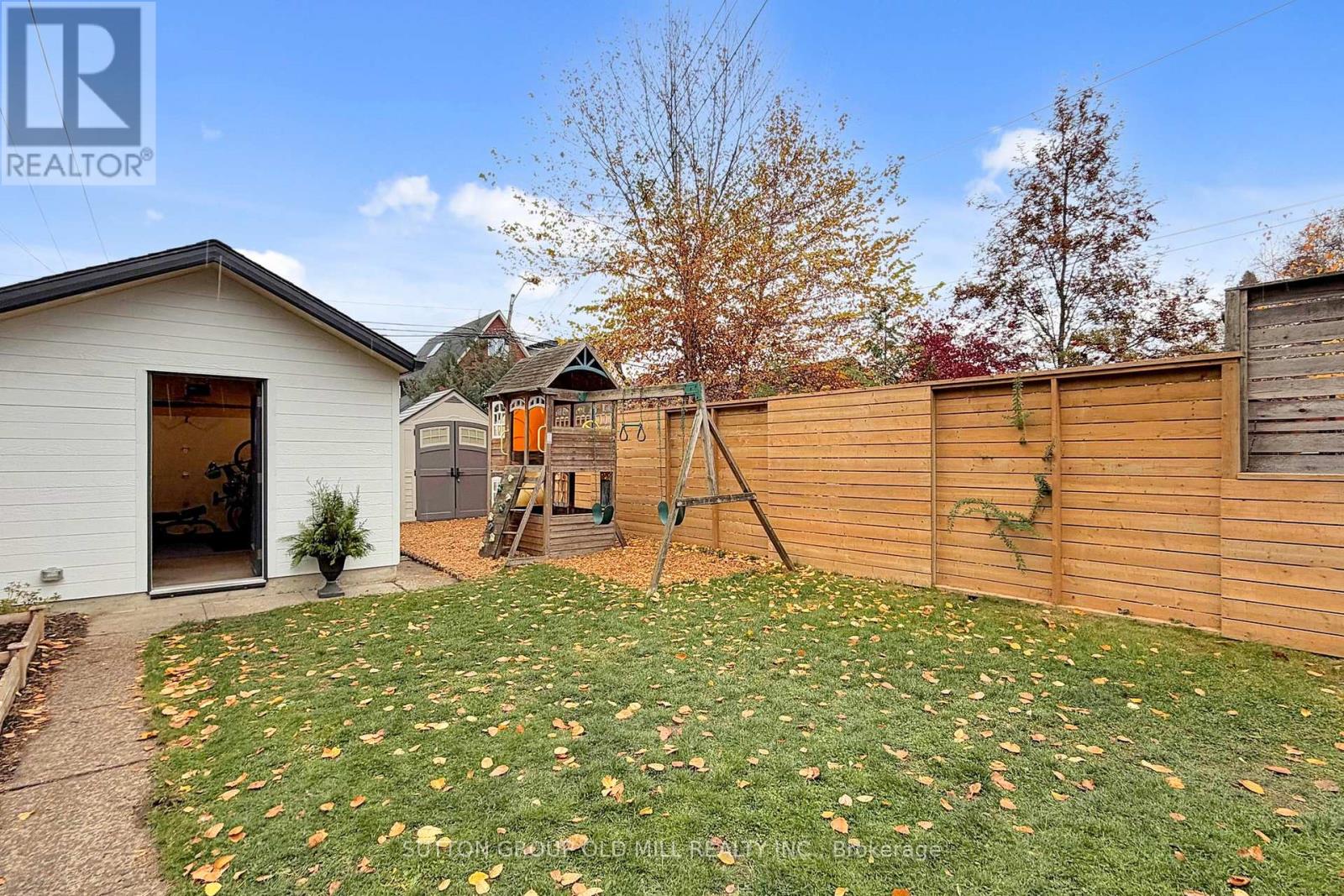 215 Humbercrest Boulevard, Toronto, Ontario  M6S 4L5 - Photo 39 - W12584288