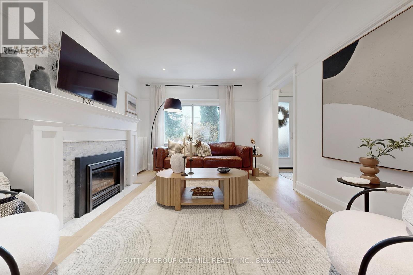 215 Humbercrest Boulevard, Toronto, Ontario  M6S 4L5 - Photo 5 - W12584288