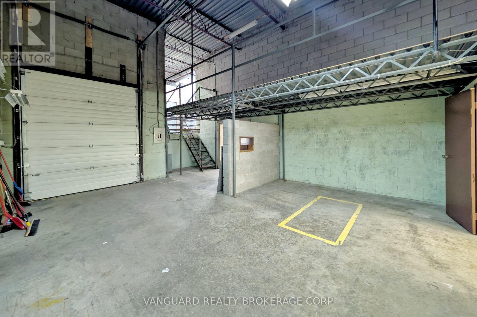 2 - 20 Baywood Road, Toronto, Ontario M9V 4A8 - Photo 6 - W12065880