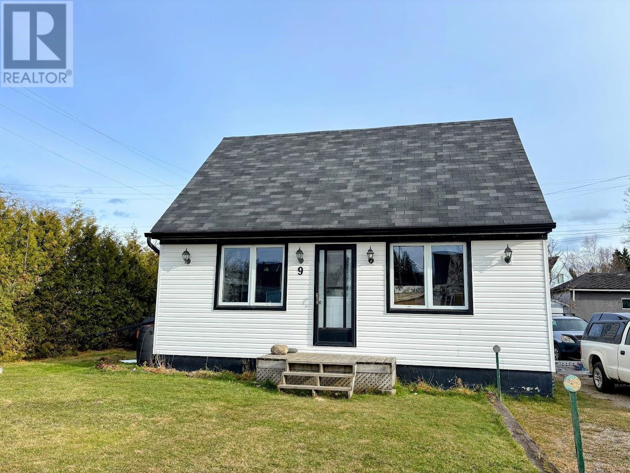 9 Shingwauk DR, Manitouwadge, Ontario