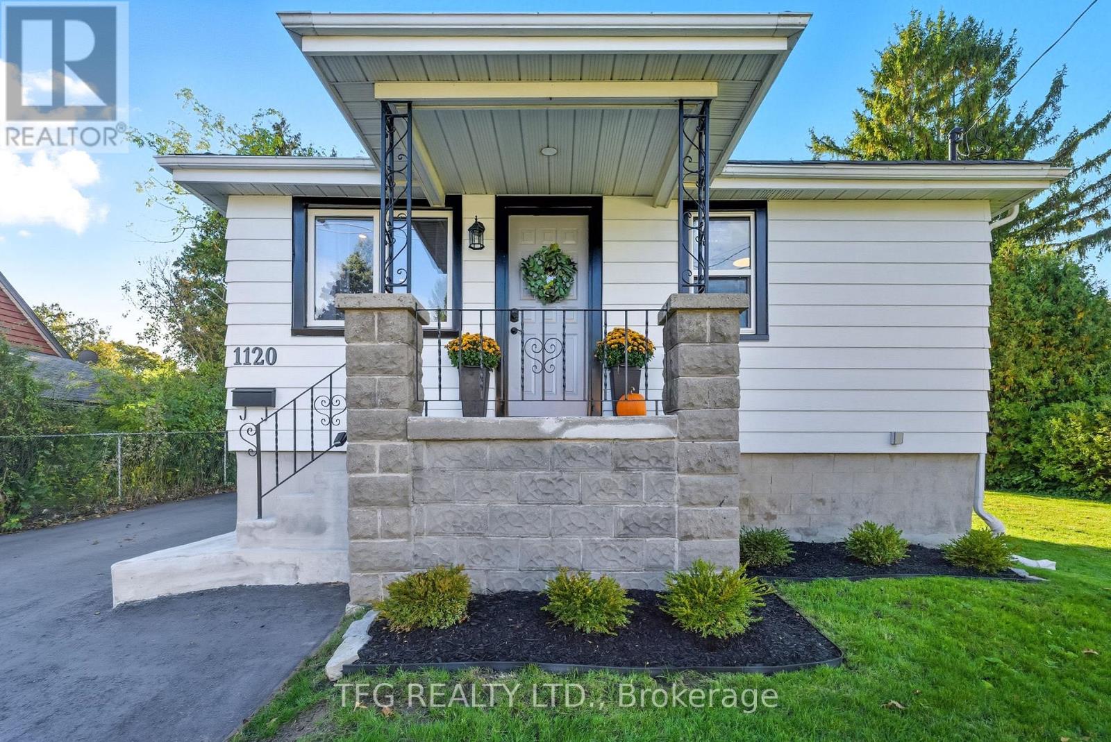 1120 Somerville Street, Oshawa, Ontario  L1G 4K5 - Photo 4 - E12583798