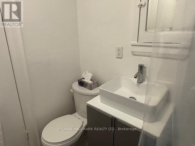 8 Page Street, Toronto, Ontario  M6G 1J2 - Photo 5 - C12584314