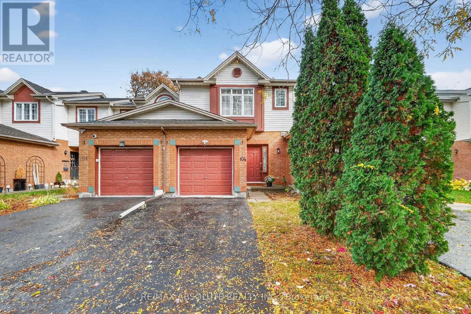 104 College Circle, Ottawa, Ontario K1K 4R9 - Photo 1 - X12483860