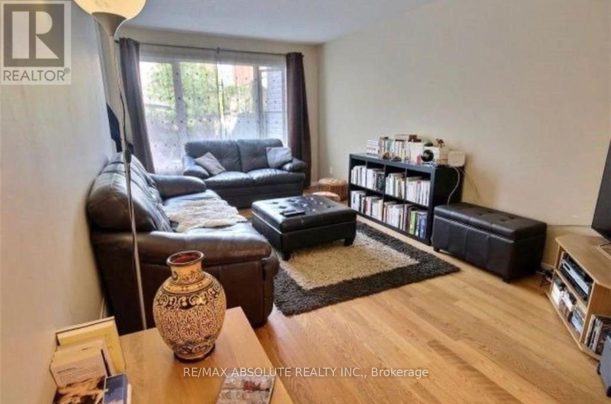 104 College Circle, Ottawa, Ontario K1K 4R9 - Photo 10 - X12483860