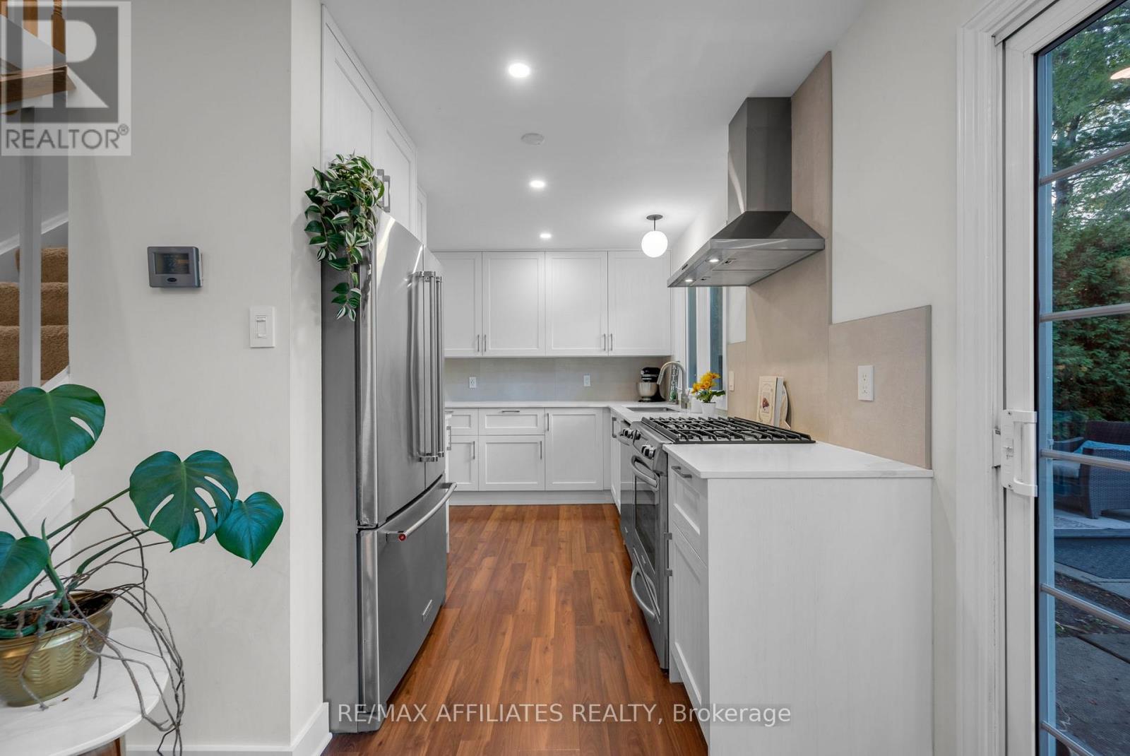 22 Inuvik Crescent, Ottawa, Ontario K2L 1A2 - Photo 16 - X12496530