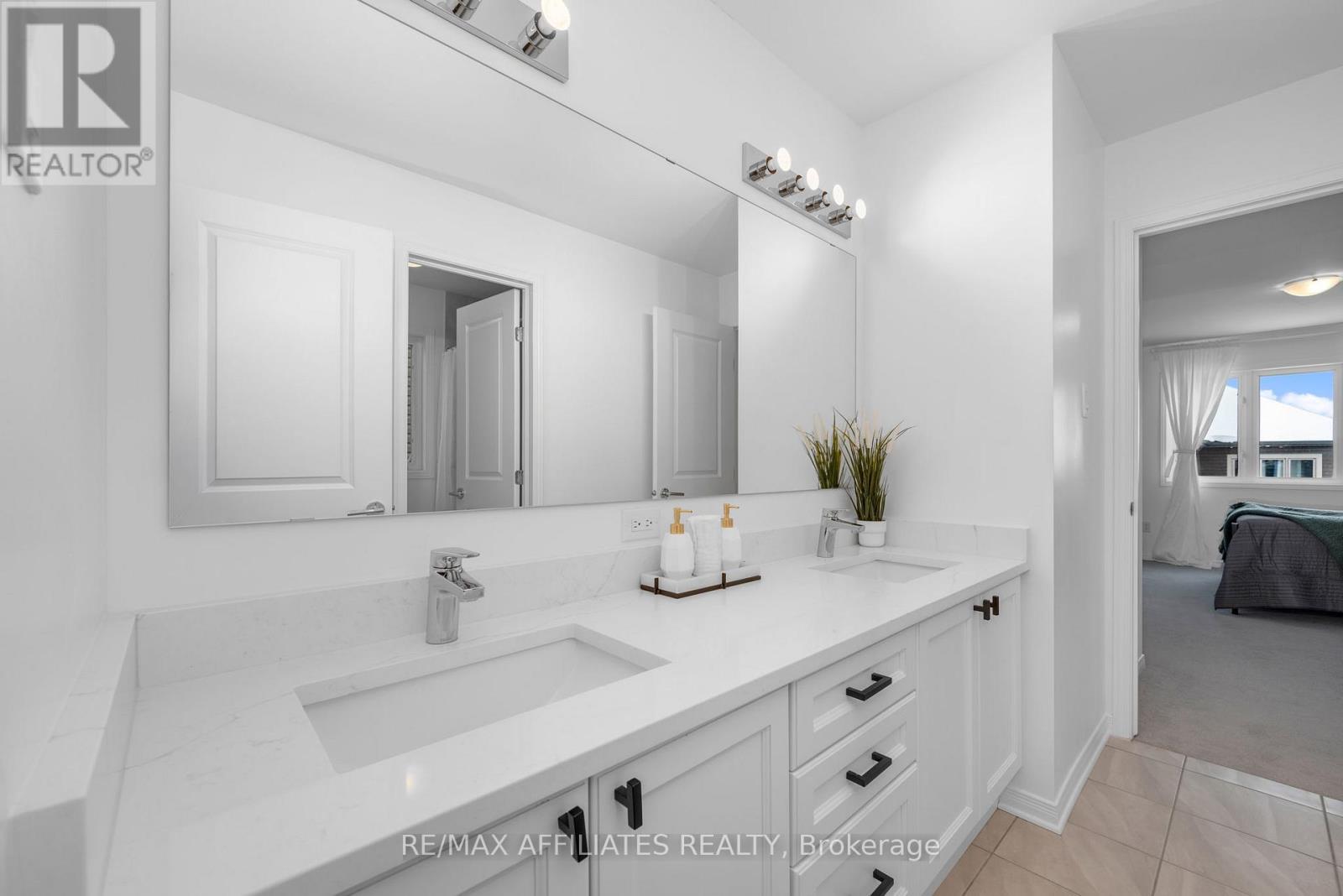 208 Rover Street, Ottawa, Ontario  K2S 1S3 - Photo 37 - X12501446