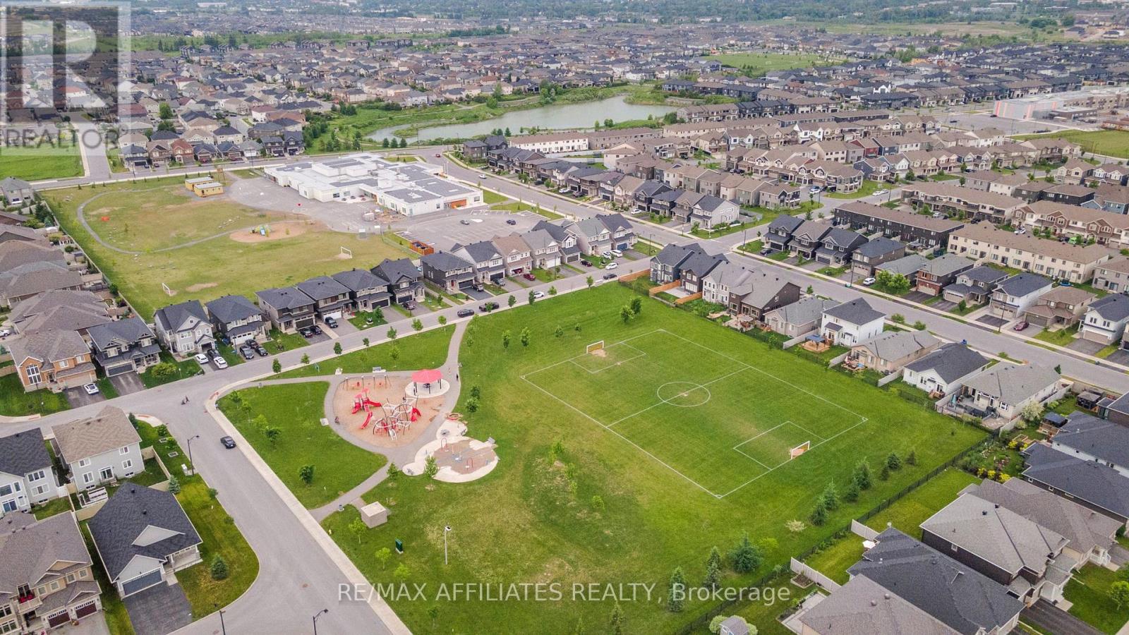 302 Haliburton Heights, Ottawa, Ontario K2S 1S3 - Photo 2 - X12501606