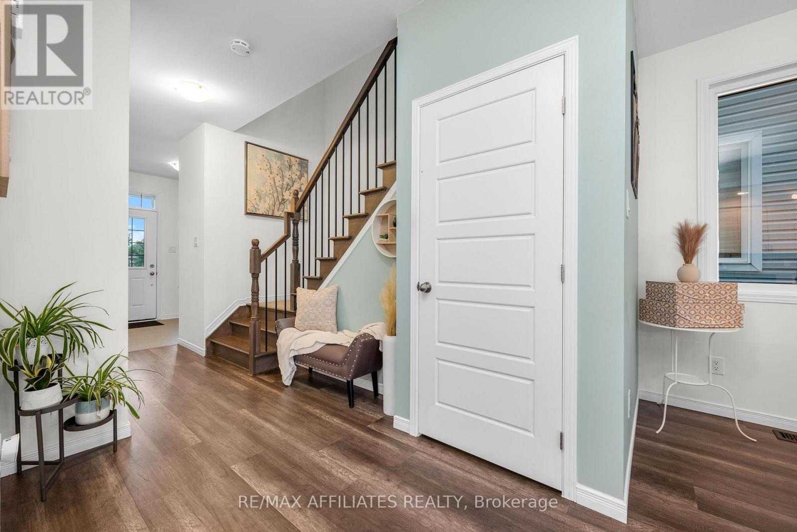 302 Haliburton Heights, Ottawa, Ontario K2S 1S3 - Photo 5 - X12501606