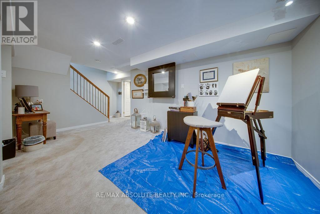 37 Randall James Drive, Ottawa, Ontario  K2S 1L9 - Photo 24 - X12524630