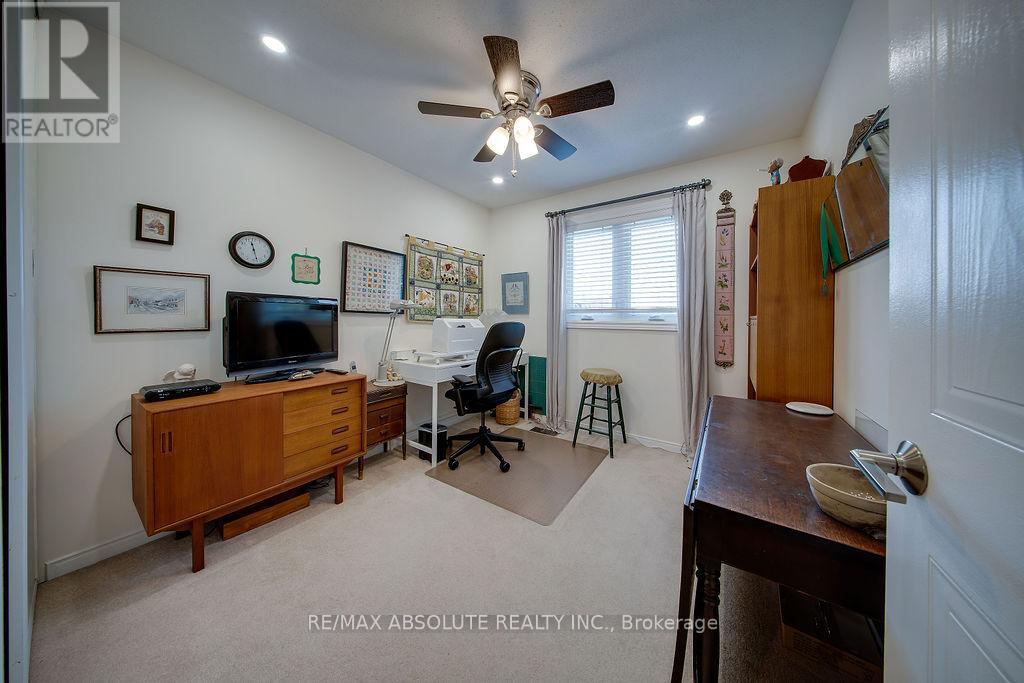 37 Randall James Drive, Ottawa, Ontario  K2S 1L9 - Photo 15 - X12524630