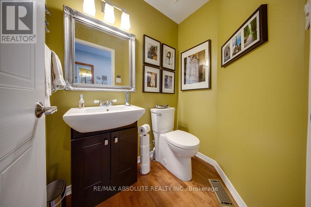 37 Randall James Drive, Ottawa, Ontario  K2S 1L9 - Photo 4 - X12524630