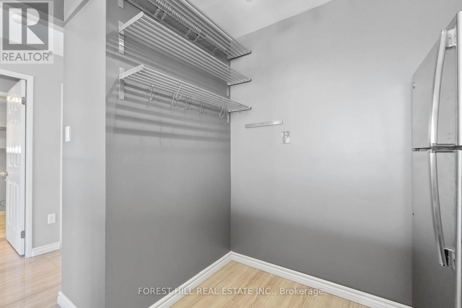 806 - 101 Subway Crescent, Toronto, Ontario M9B 6K4 - Photo 10 - W12583686