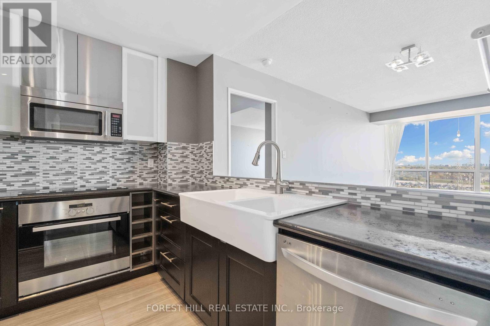 806 - 101 Subway Crescent, Toronto, Ontario M9B 6K4 - Photo 9 - W12583686