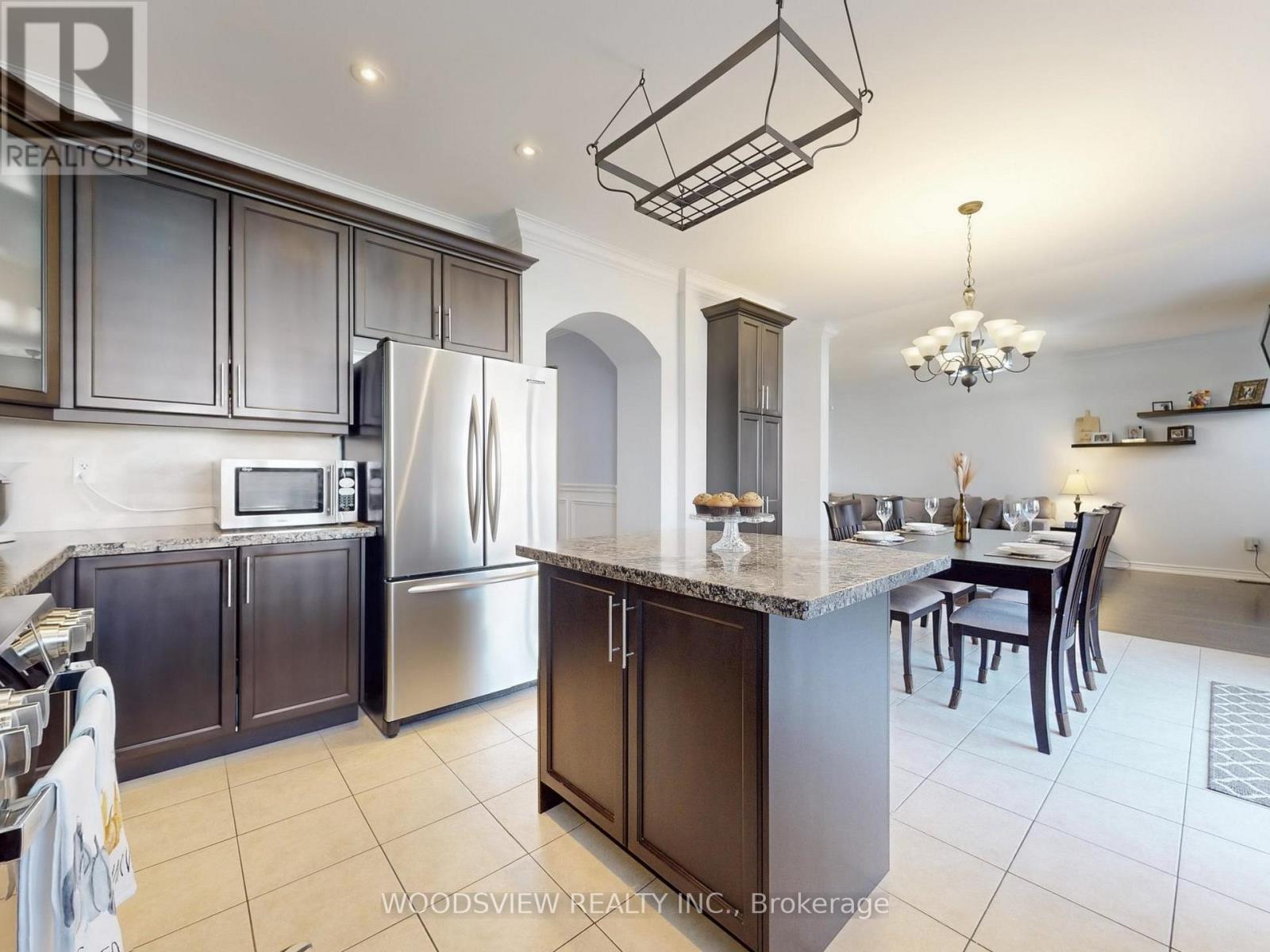 26 Manley Avenue, Whitchurch-Stouffville, Ontario  L4A 0C5 - Photo 11 - N12584334