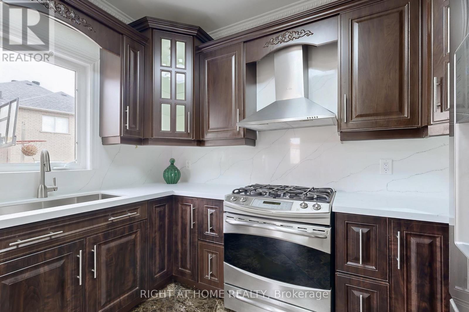 419 Elson Street, Markham, Ontario  L3S 4T8 - Photo 10 - N12584360