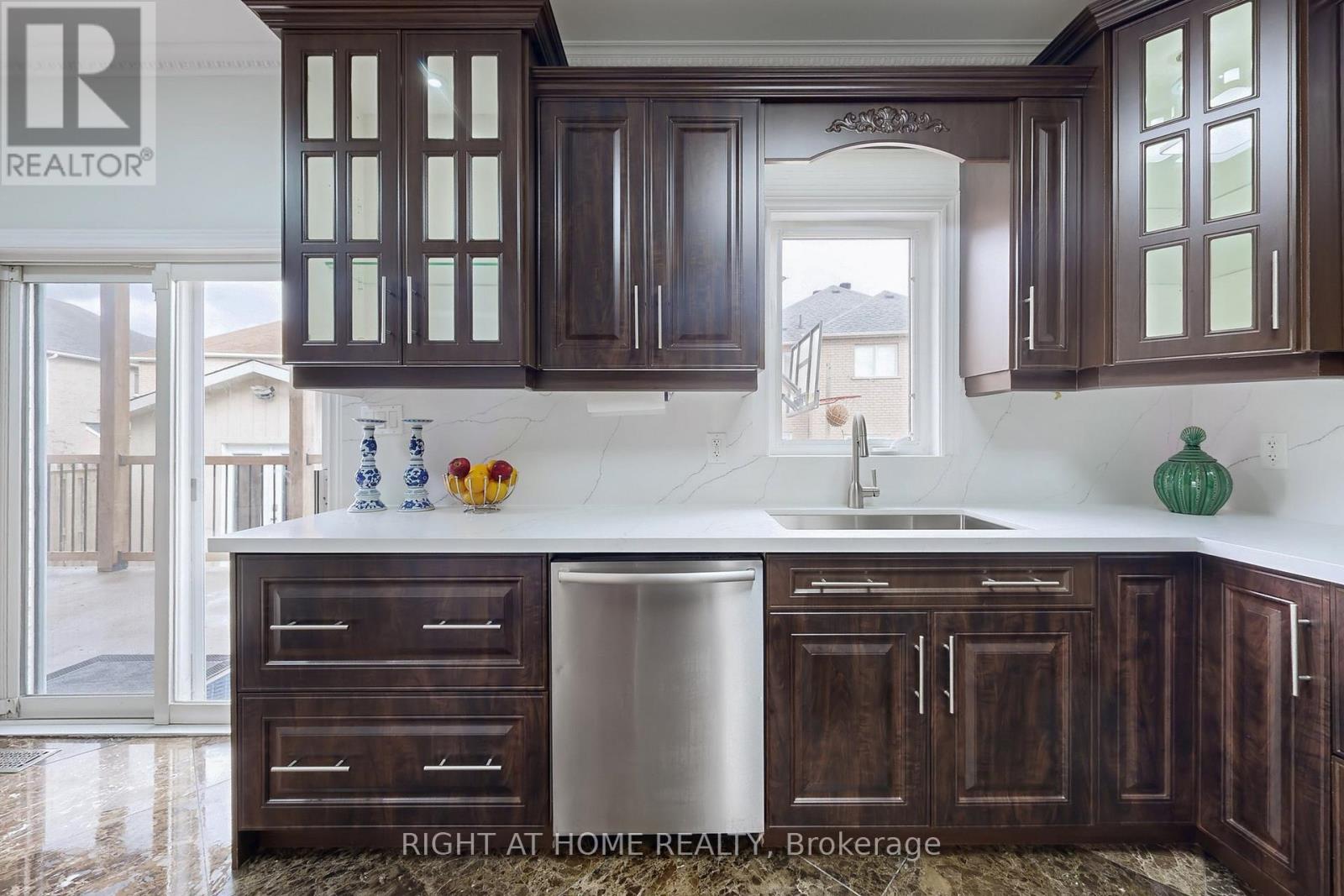 419 Elson Street, Markham, Ontario  L3S 4T8 - Photo 11 - N12584360