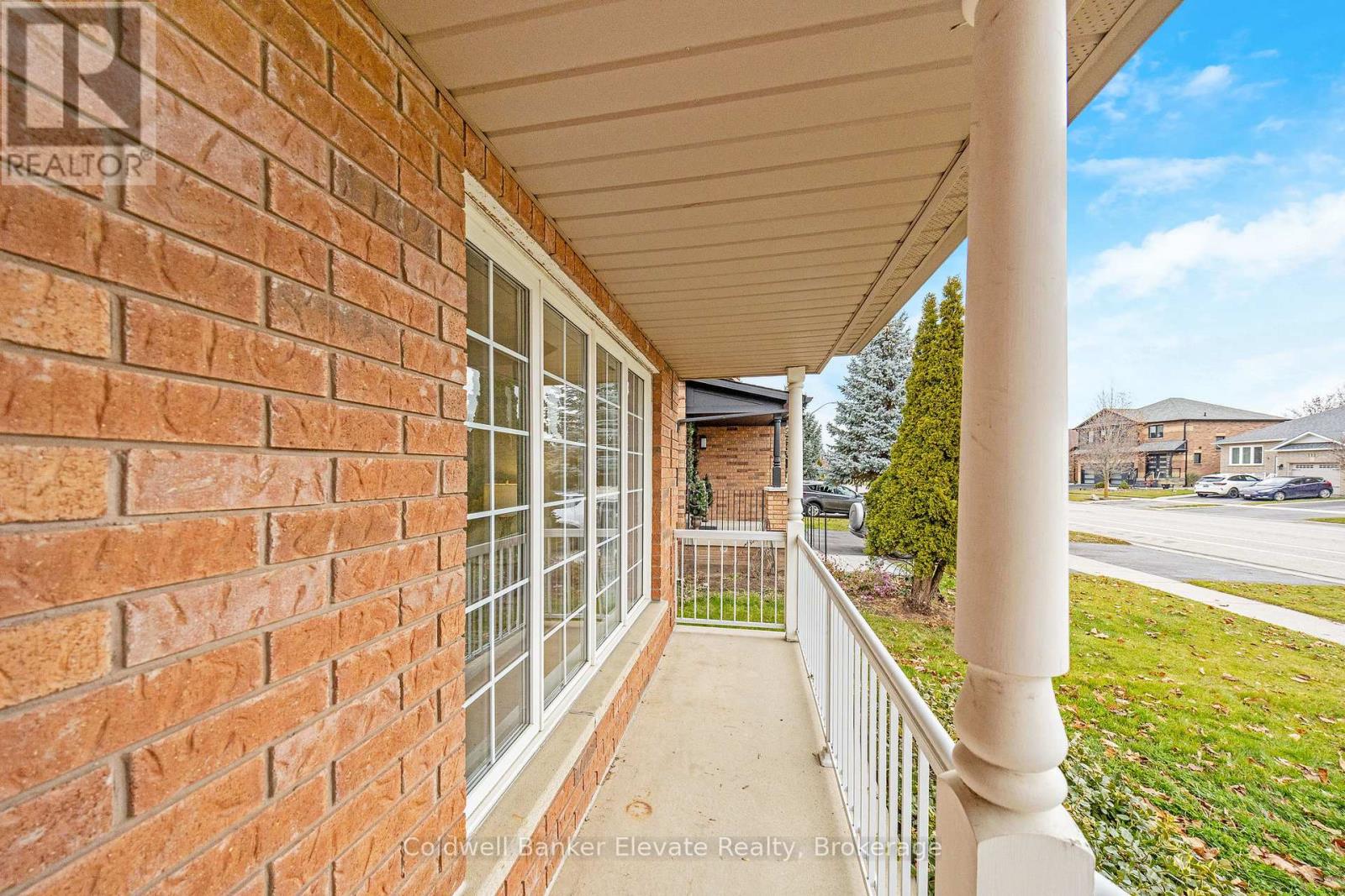 81 Atwood Avenue, Halton Hills, Ontario  L7G 6C5 - Photo 4 - W12584328