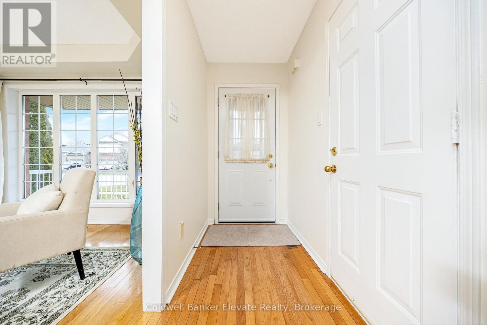 81 Atwood Avenue, Halton Hills, Ontario  L7G 6C5 - Photo 5 - W12584328