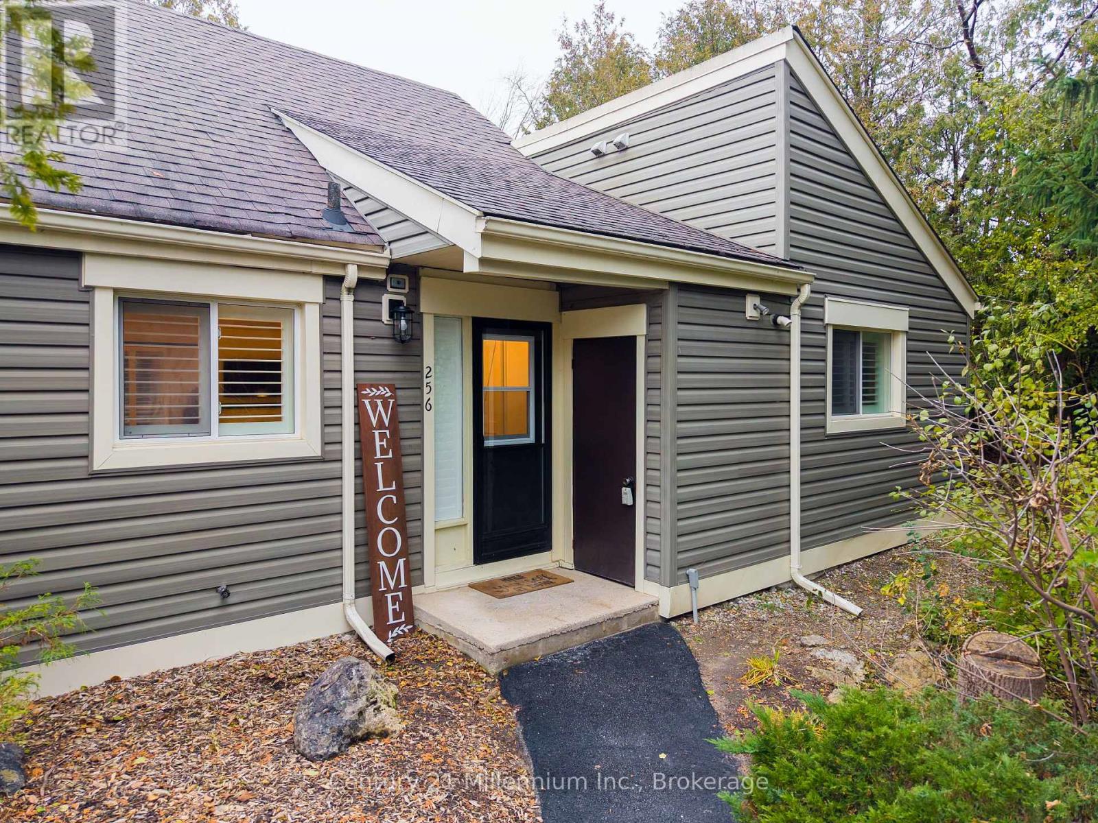 256 - 13 Harbour Street W, Collingwood, Ontario L9Y 5B4 - Photo 1 - S12584390