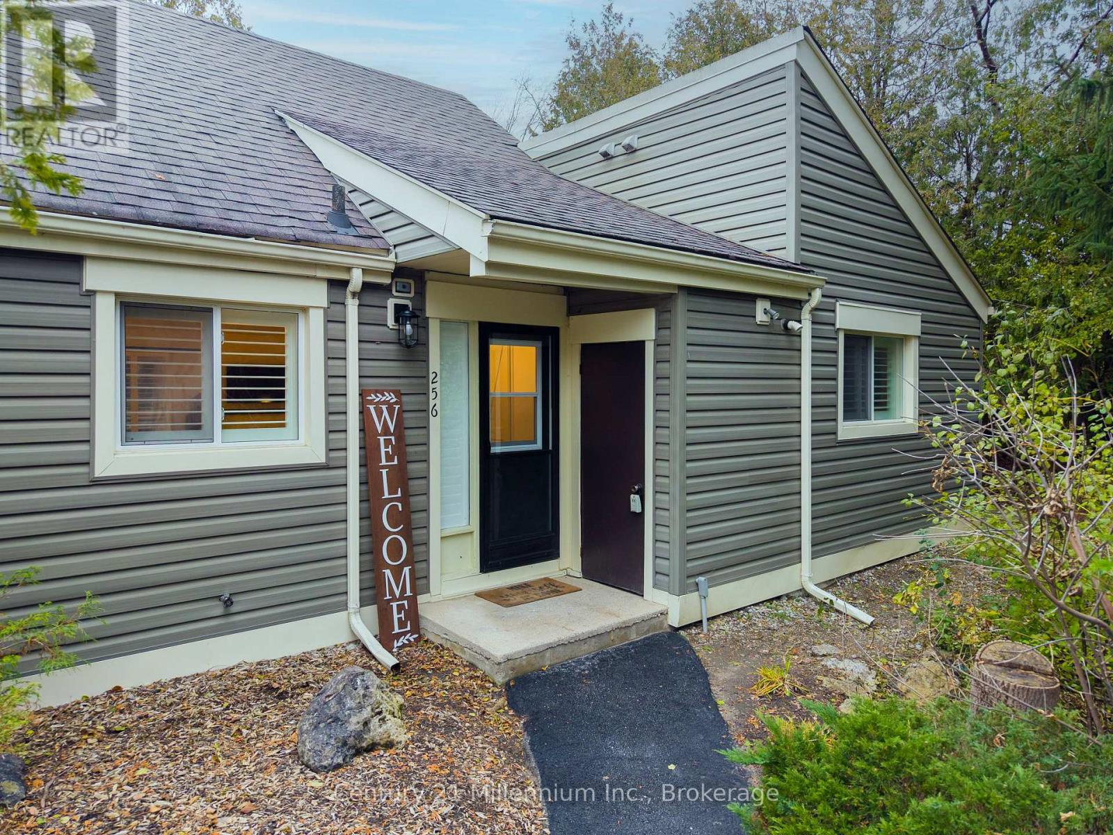 256 - 13 Harbour Street W, Collingwood, Ontario L9Y 5B4 - Photo 2 - S12584390