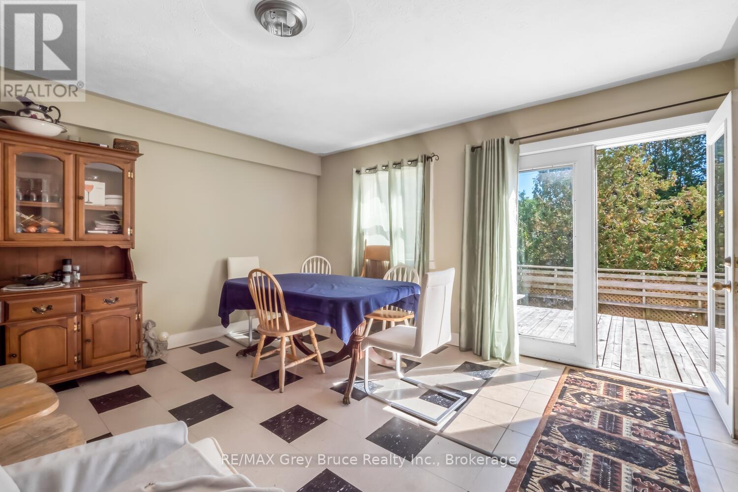 593 Stokes Bay Road, Northern Bruce Peninsula, Ontario N0H 2M0 - Photo 16 - X12584438