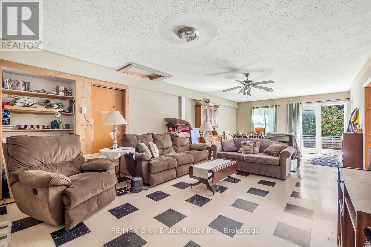 593 Stokes Bay Road, Northern Bruce Peninsula, Ontario N0H 2M0 - Photo 18 - X12584438