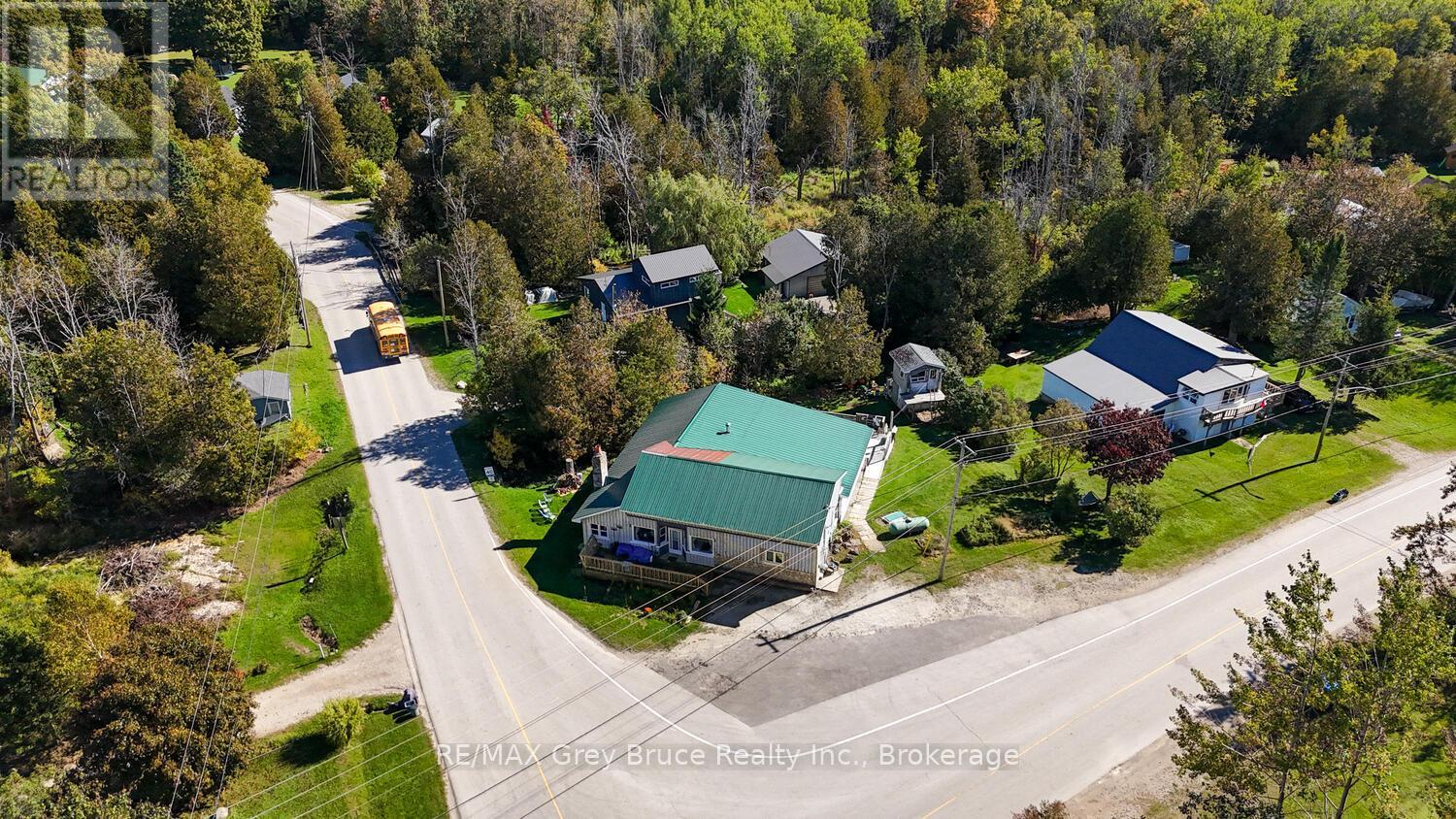 593 Stokes Bay Road, Northern Bruce Peninsula, Ontario N0H 2M0 - Photo 2 - X12584438