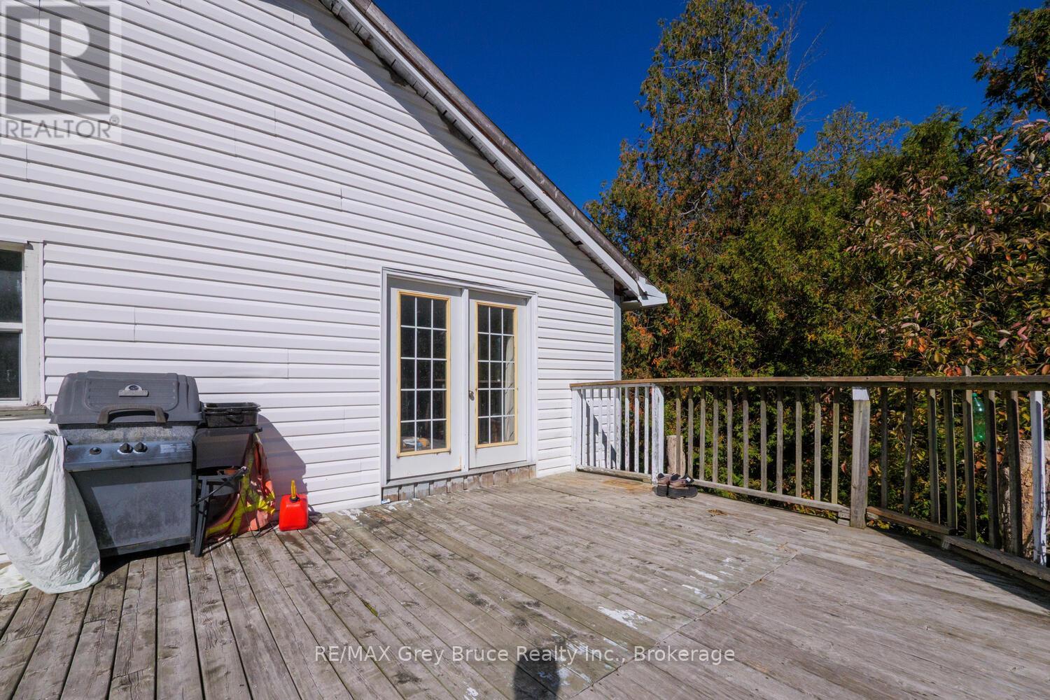 593 Stokes Bay Road, Northern Bruce Peninsula, Ontario N0H 2M0 - Photo 26 - X12584438