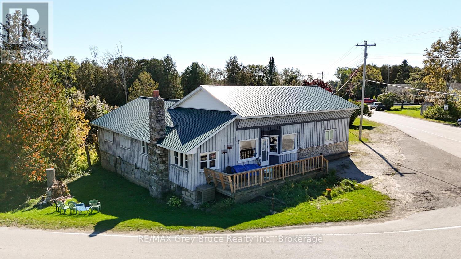 593 Stokes Bay Road, Northern Bruce Peninsula, Ontario N0H 2M0 - Photo 3 - X12584438