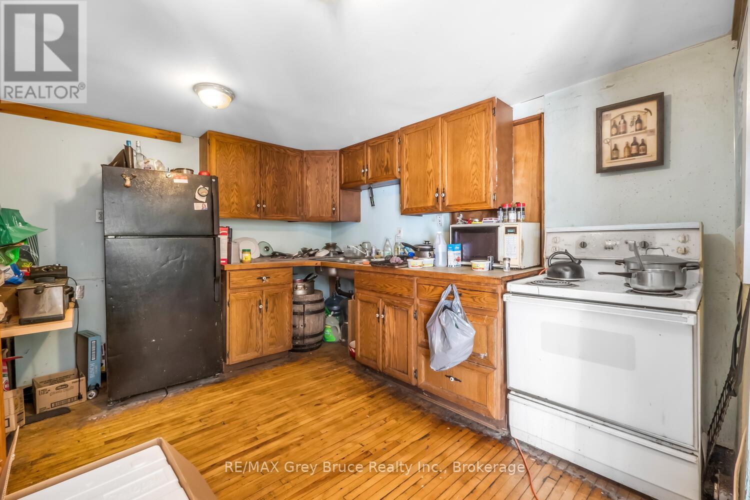 593 Stokes Bay Road, Northern Bruce Peninsula, Ontario N0H 2M0 - Photo 31 - X12584438