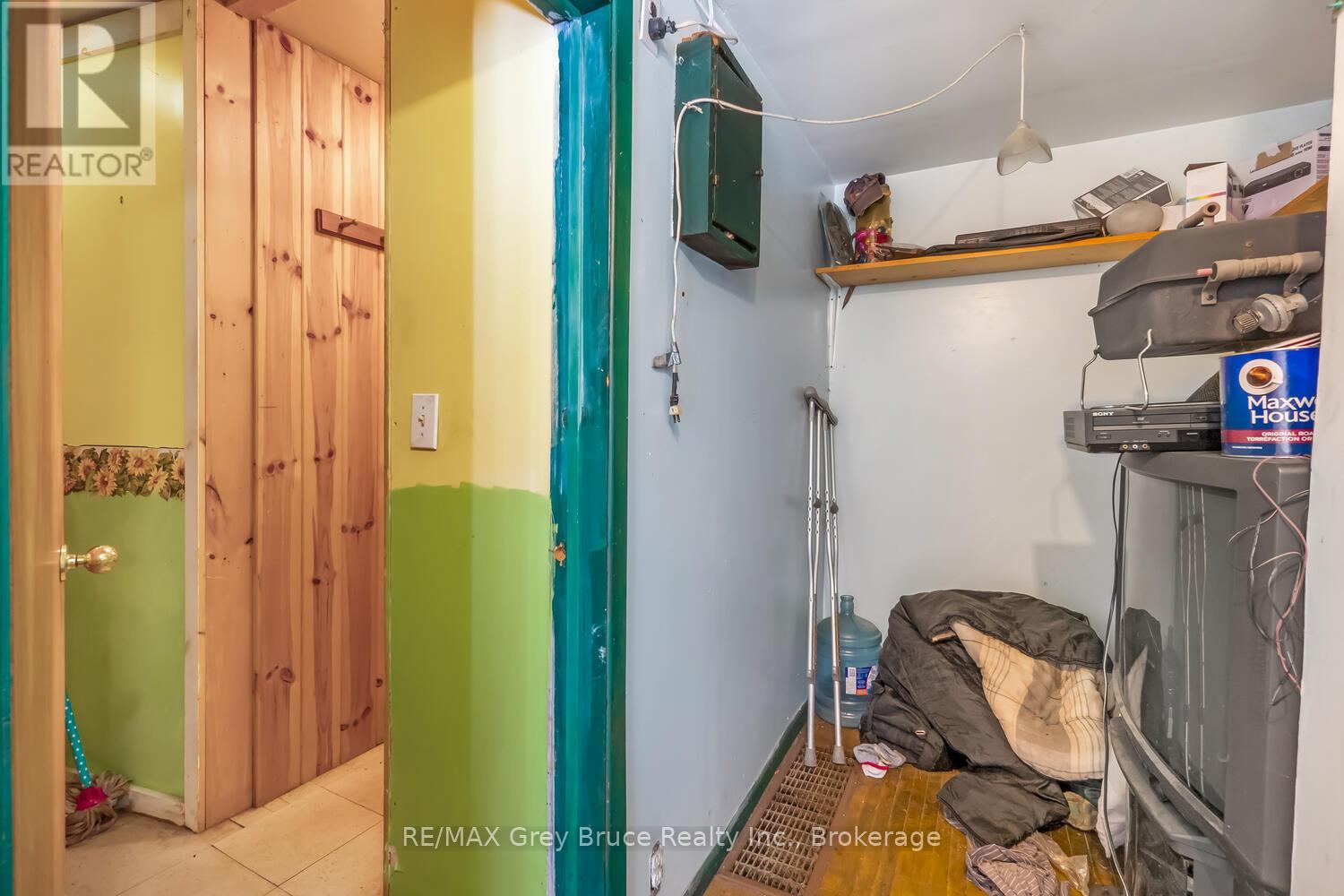 593 Stokes Bay Road, Northern Bruce Peninsula, Ontario N0H 2M0 - Photo 34 - X12584438