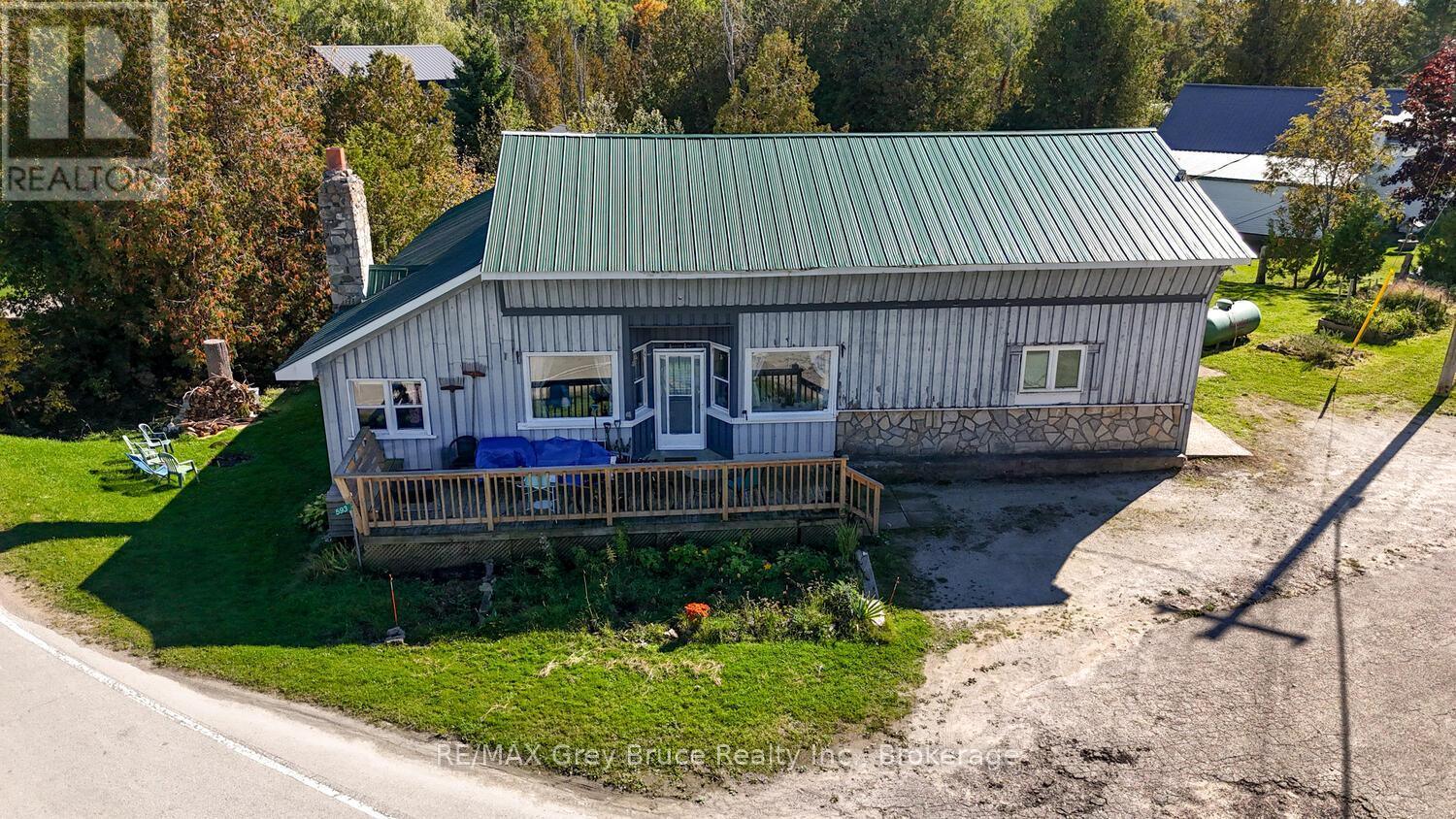593 Stokes Bay Road, Northern Bruce Peninsula, Ontario N0H 2M0 - Photo 5 - X12584438