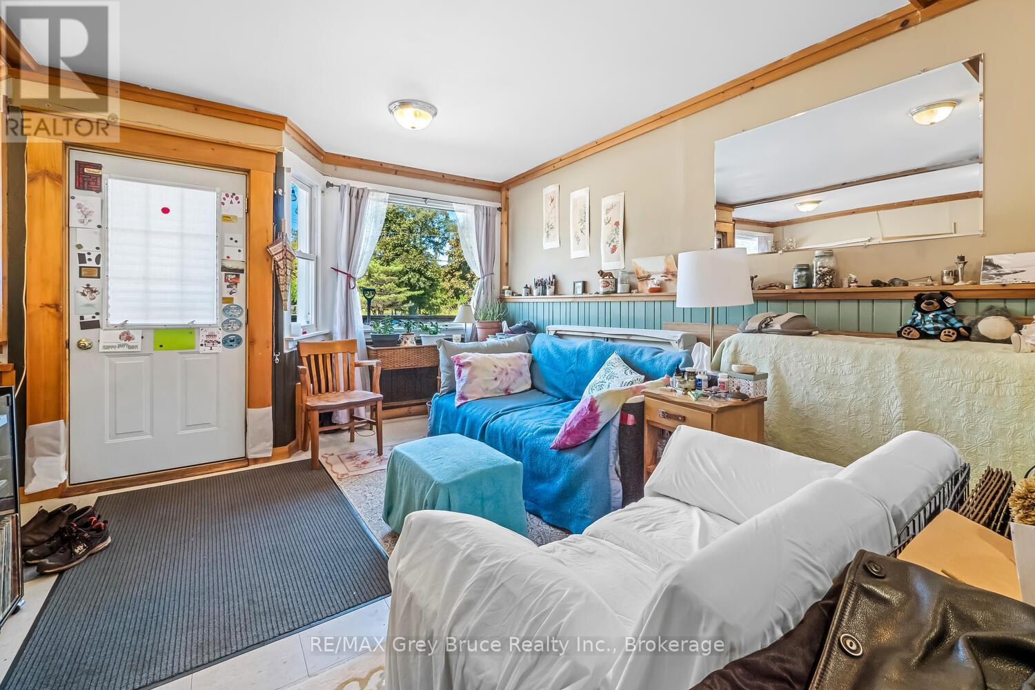 593 Stokes Bay Road, Northern Bruce Peninsula, Ontario N0H 2M0 - Photo 8 - X12584438