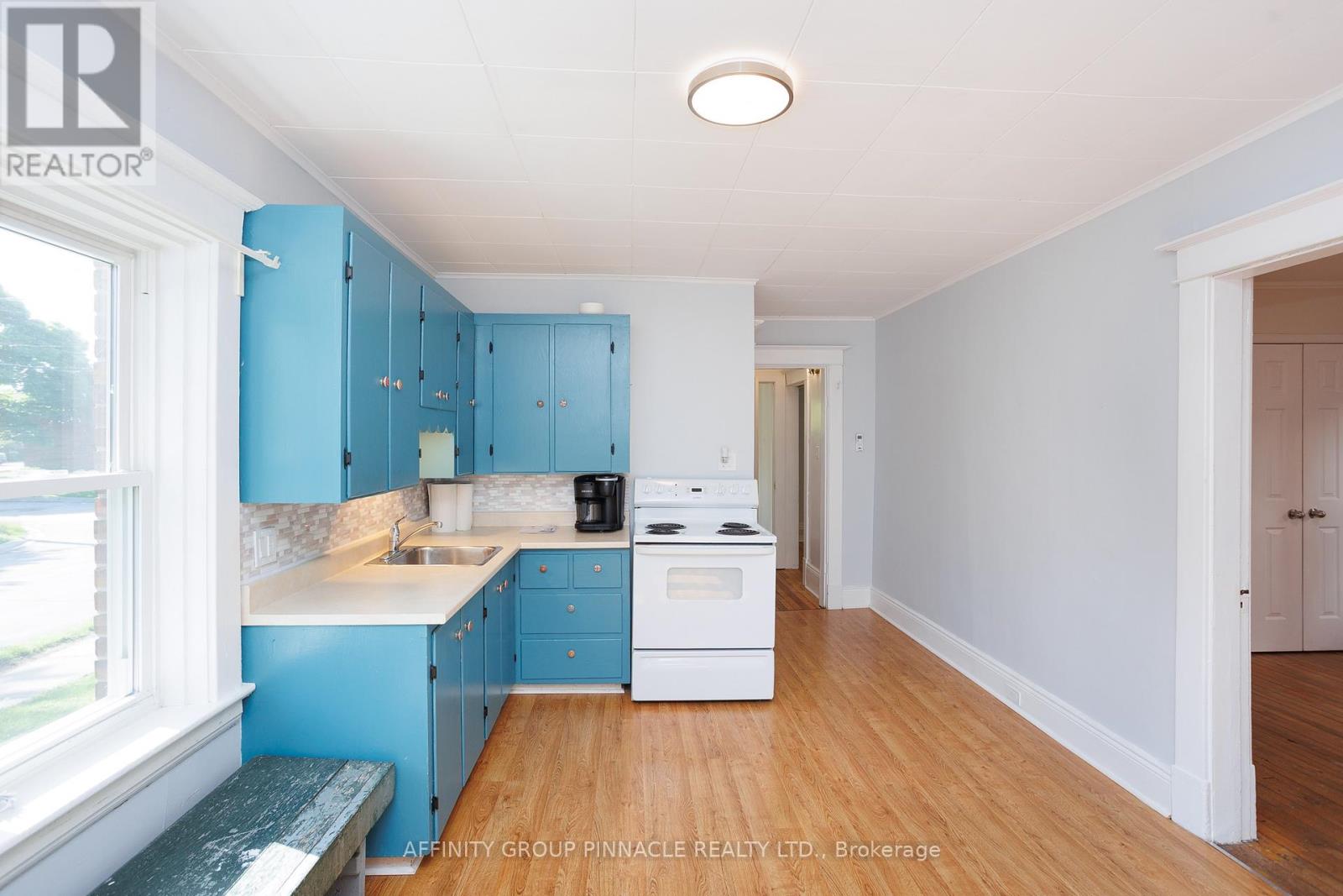 72 Melbourne Street W, Kawartha Lakes, Ontario K9V 2T3 - Photo 10 - X12584422