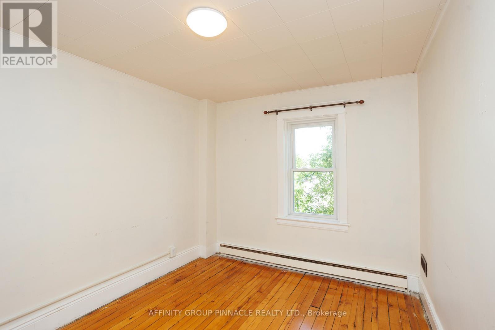 72 Melbourne Street W, Kawartha Lakes, Ontario K9V 2T3 - Photo 23 - X12584422