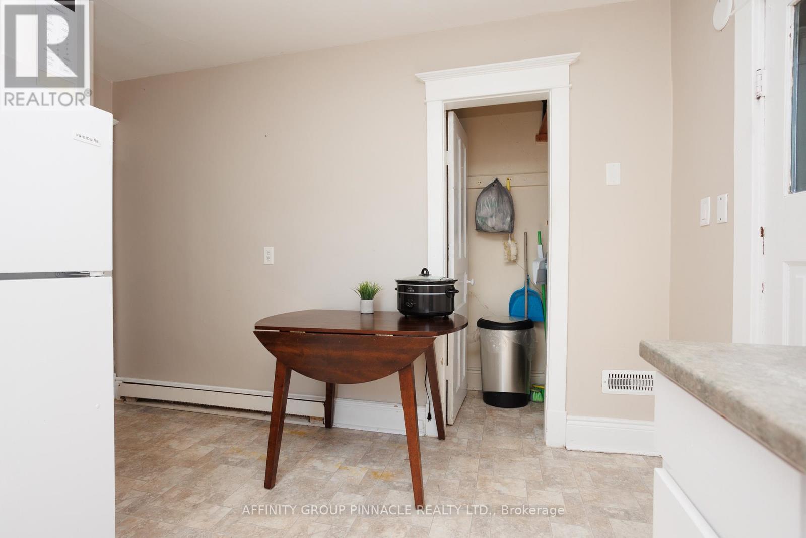 72 Melbourne Street W, Kawartha Lakes, Ontario K9V 2T3 - Photo 27 - X12584422