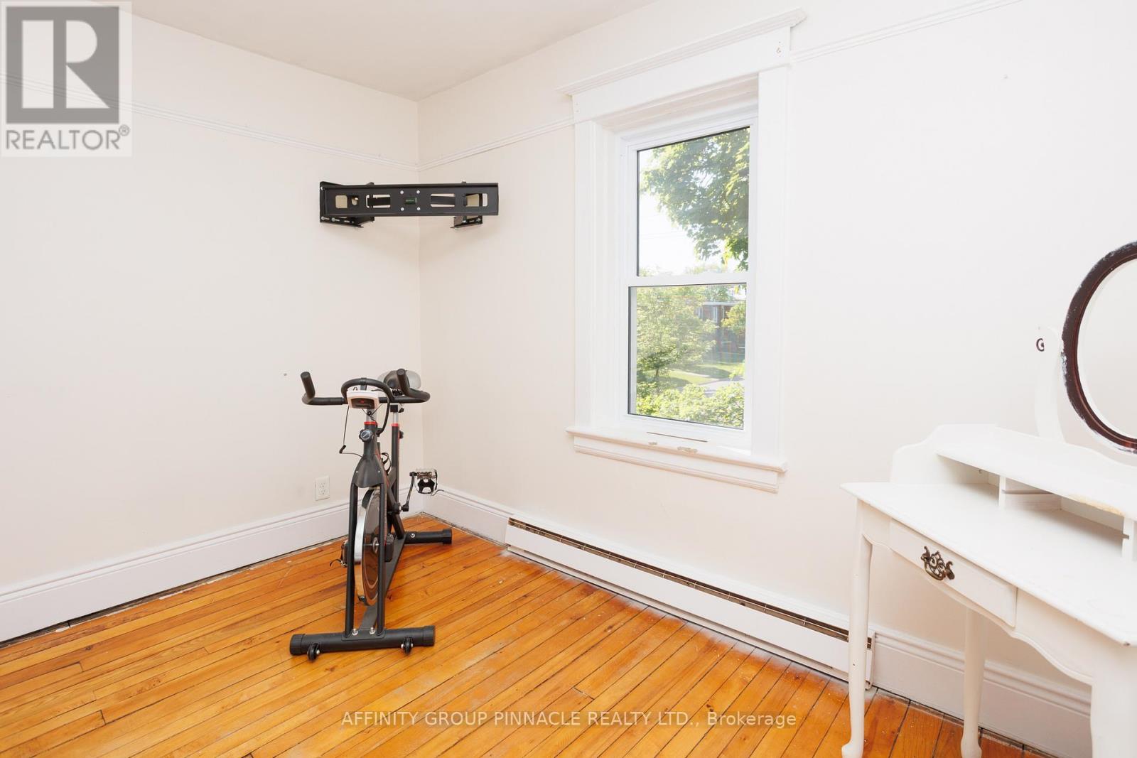 72 Melbourne Street W, Kawartha Lakes, Ontario K9V 2T3 - Photo 31 - X12584422