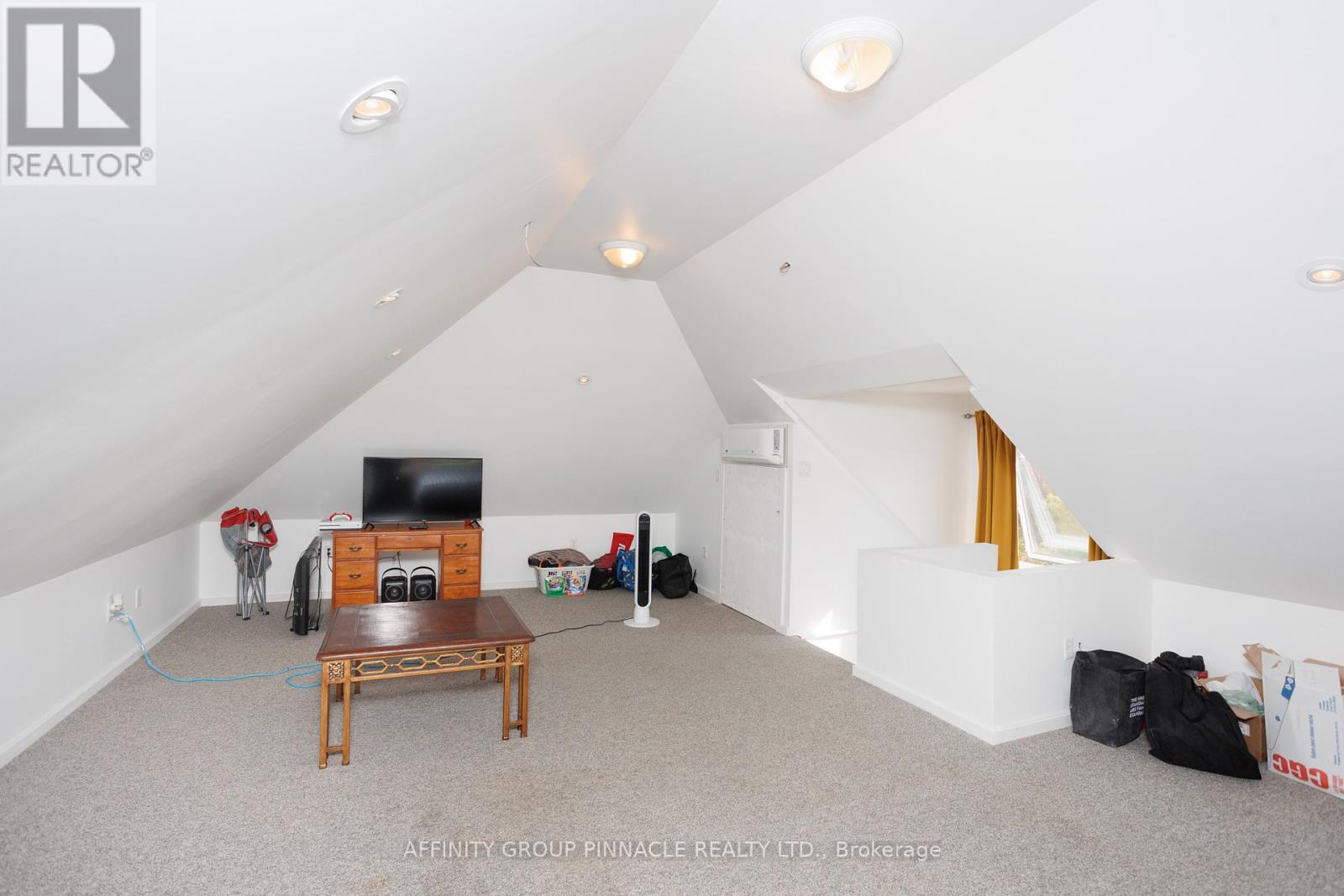 72 Melbourne Street W, Kawartha Lakes, Ontario K9V 2T3 - Photo 36 - X12584422