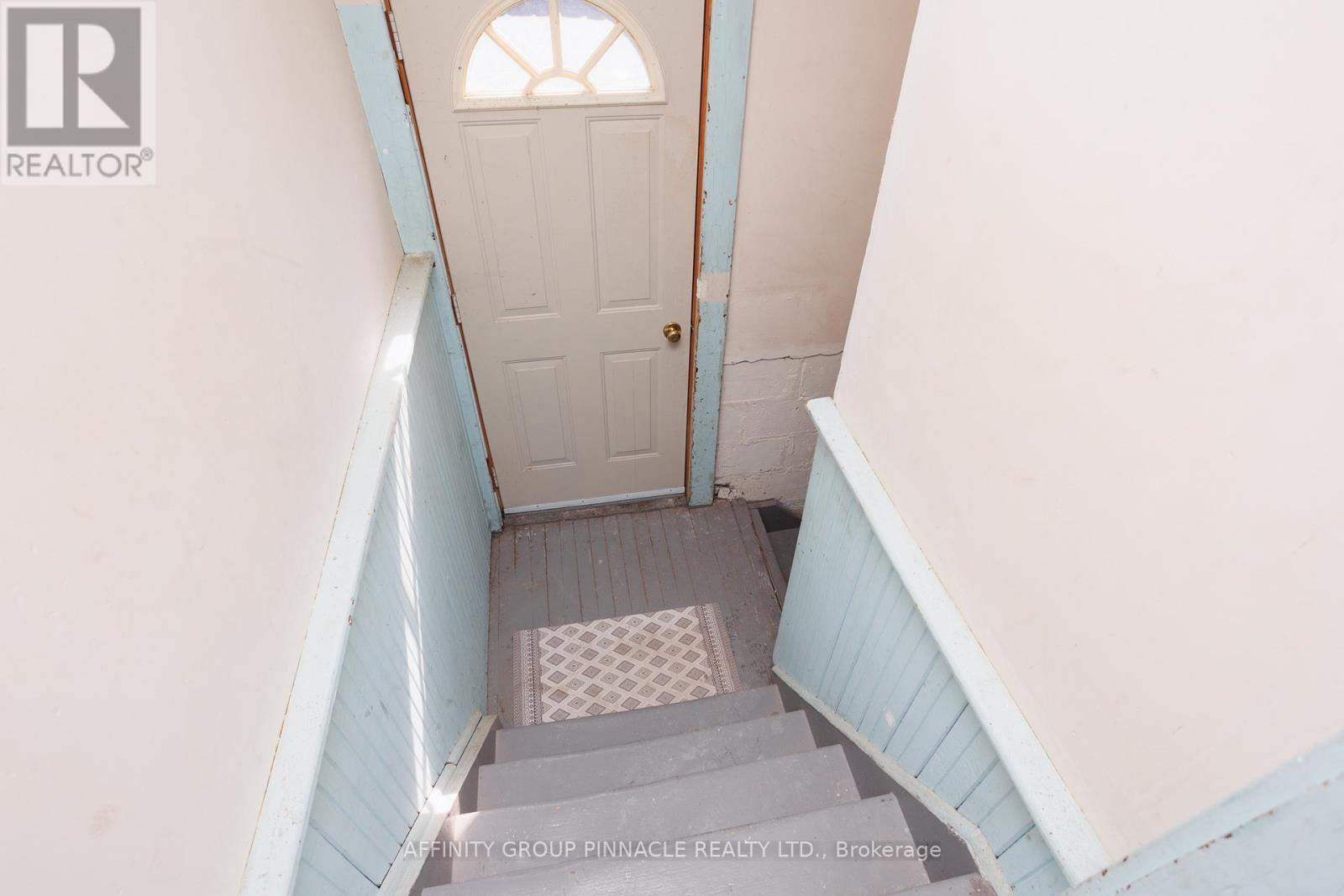 72 Melbourne Street W, Kawartha Lakes, Ontario K9V 2T3 - Photo 38 - X12584422