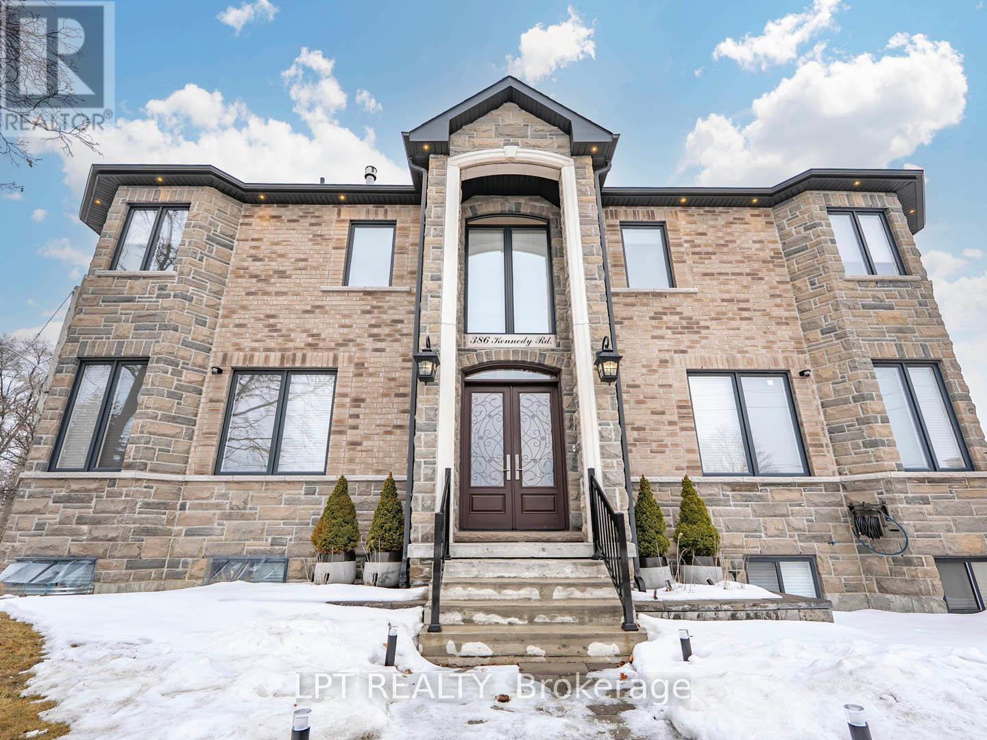 386 KENNEDY ROAD, Toronto, Ontario