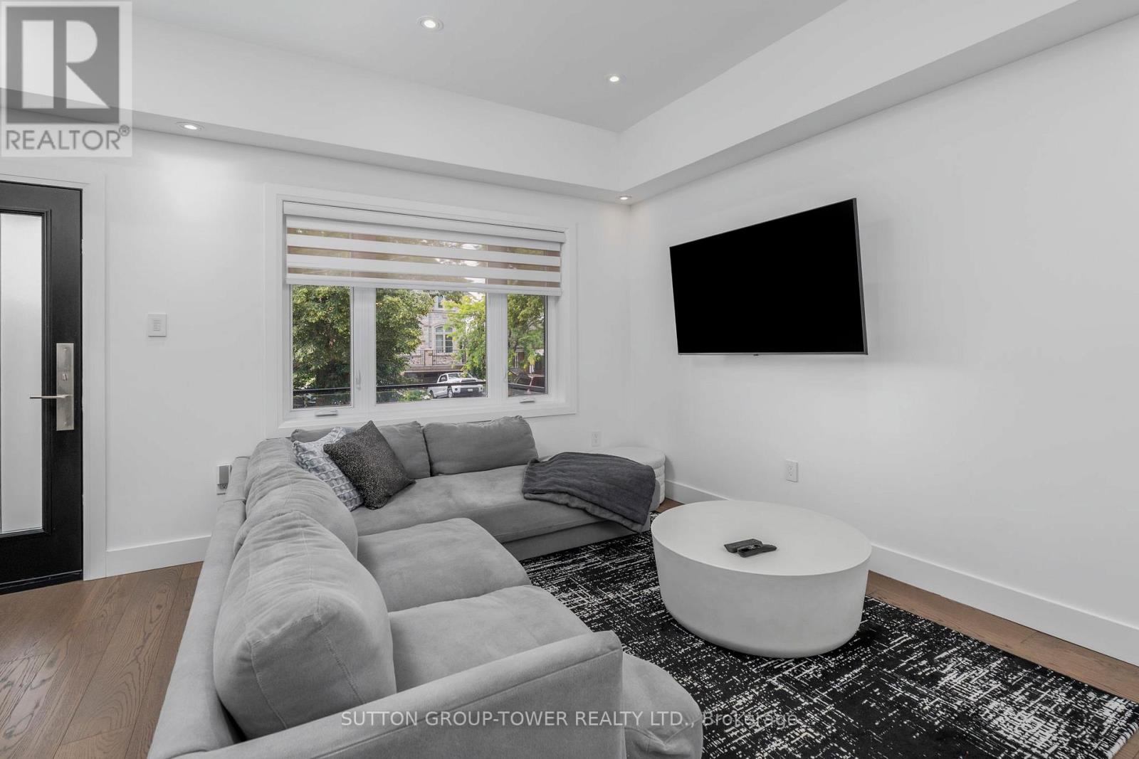 560 Glen Park Avenue, Toronto, Ontario  M6B 2G5 - Photo 5 - W12269766