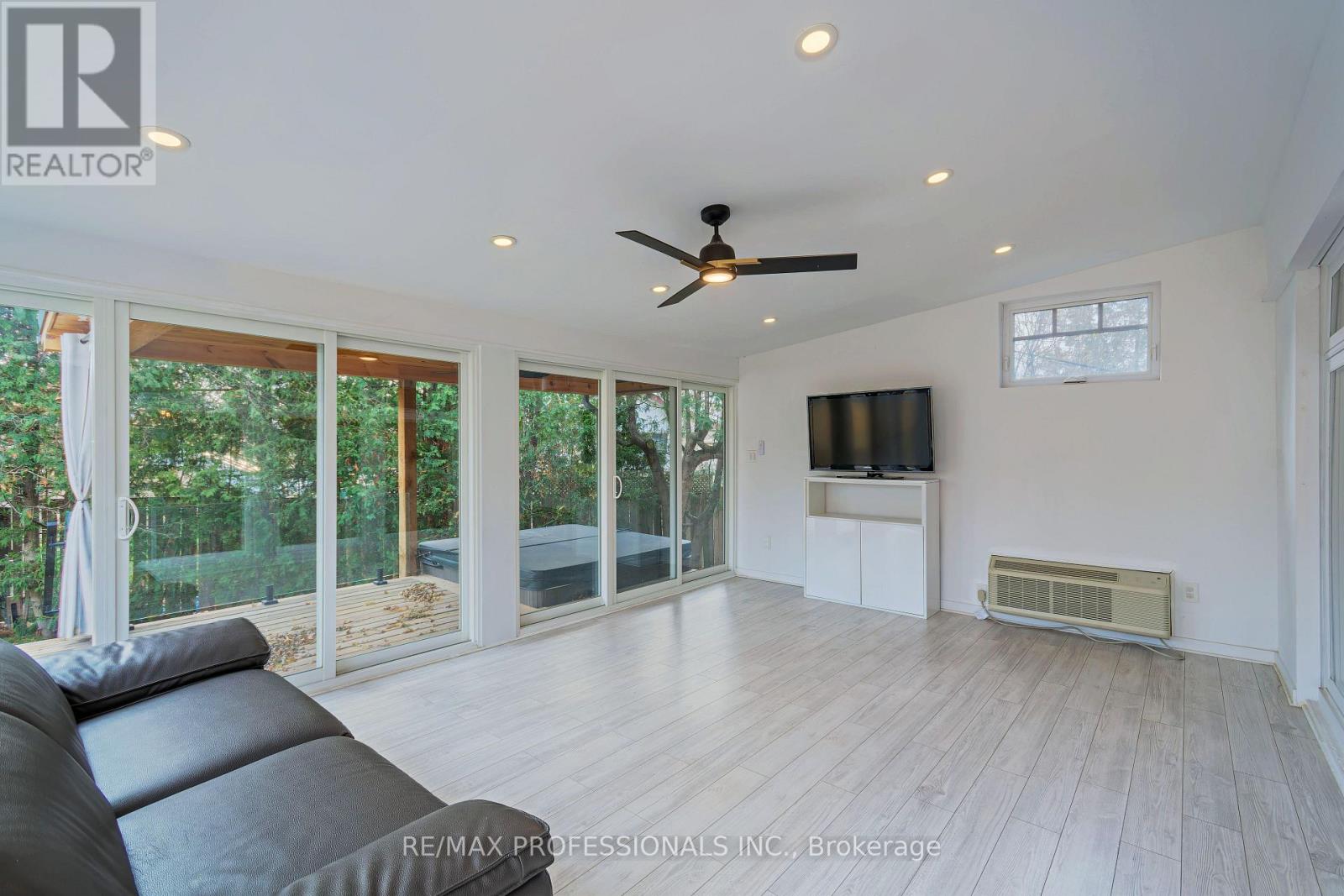 3 Eriksdale Road, Toronto, Ontario  M9C 2B5 - Photo 15 - W12571808